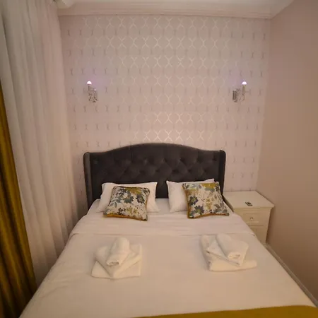 Adonis One-hotel Adonis *