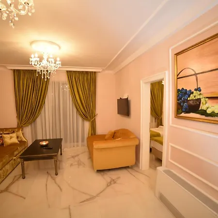 Adonis アパート ズラティボール