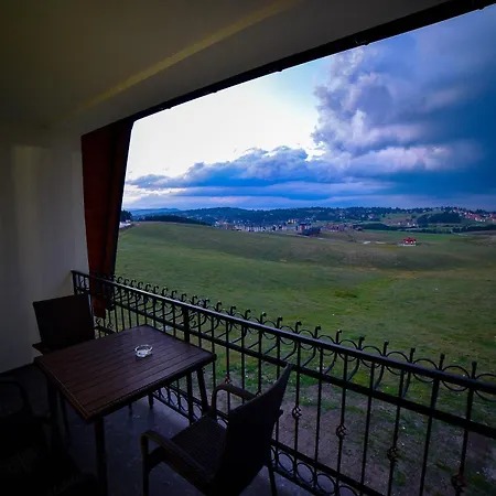 Adonis アパート *