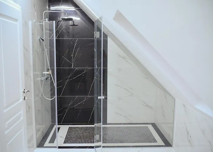 Adonis 아파트 즐라티보