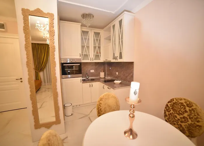 Adonis 아파트 즐라티보